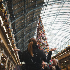 2015-st-pancras-disney-christmas-tree