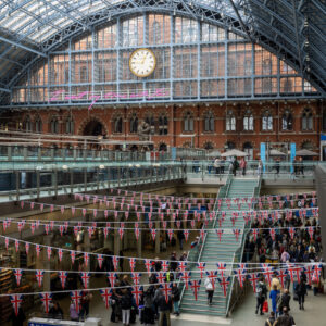 coronation-bunting-at-st-pancras-international_071