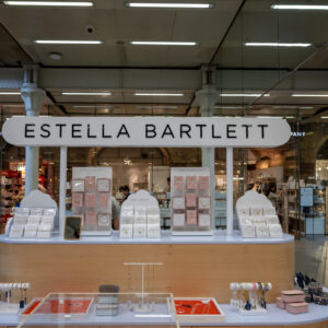 estella-bartlett-pop-up_018