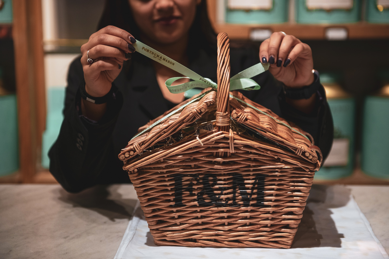 fortnum-mason-basket-hamper-st-pancras-kings-cross-london