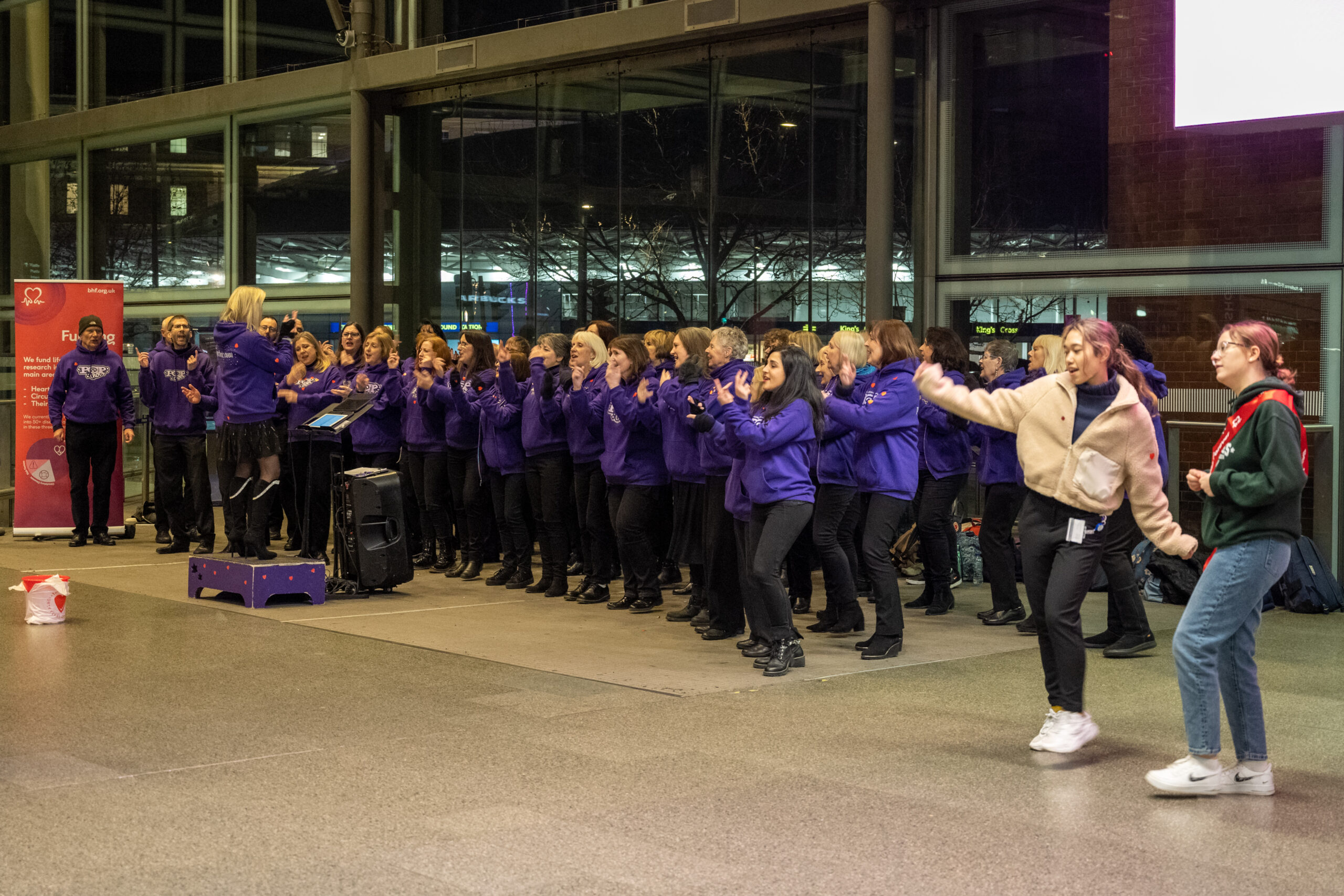 popchoir-and-bhf-at-st-pancras-international_092.jpg
