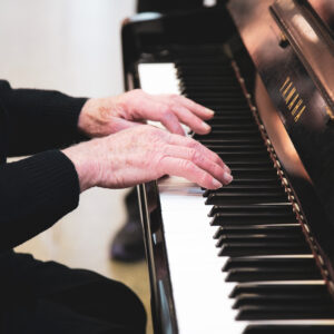 sir-elton-john-s-public-piano-at-st-pancras-london