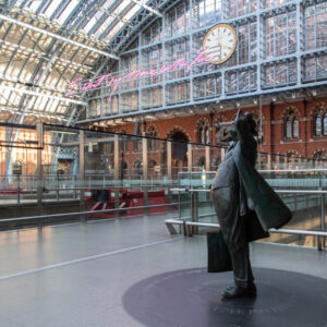 sir-john-betjeman-statue-qwith-tw-5