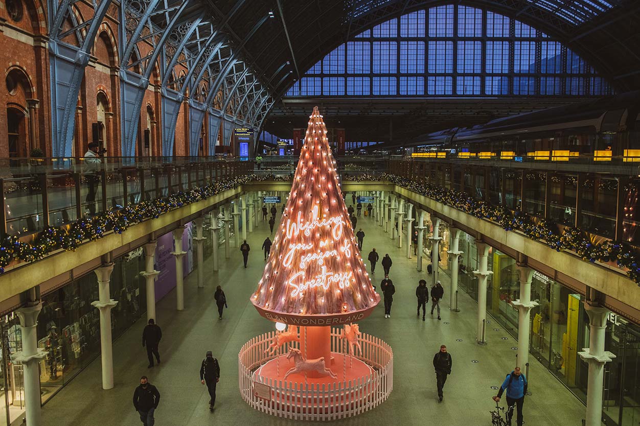 st-pancras-international-elan-2020-christmas-tree-1.jpg