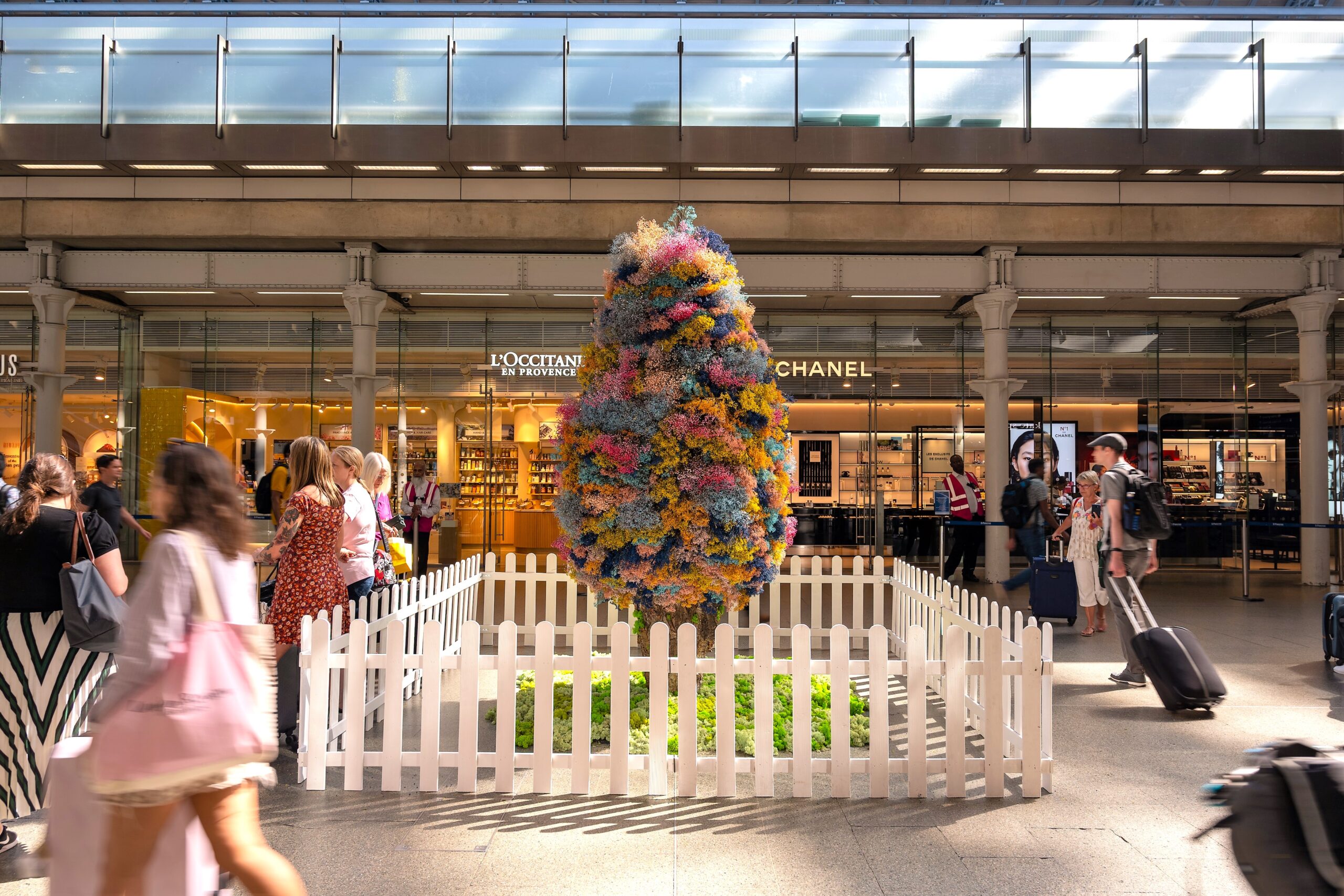 st-pancras-summer-tree-by-moyses-stevens_016