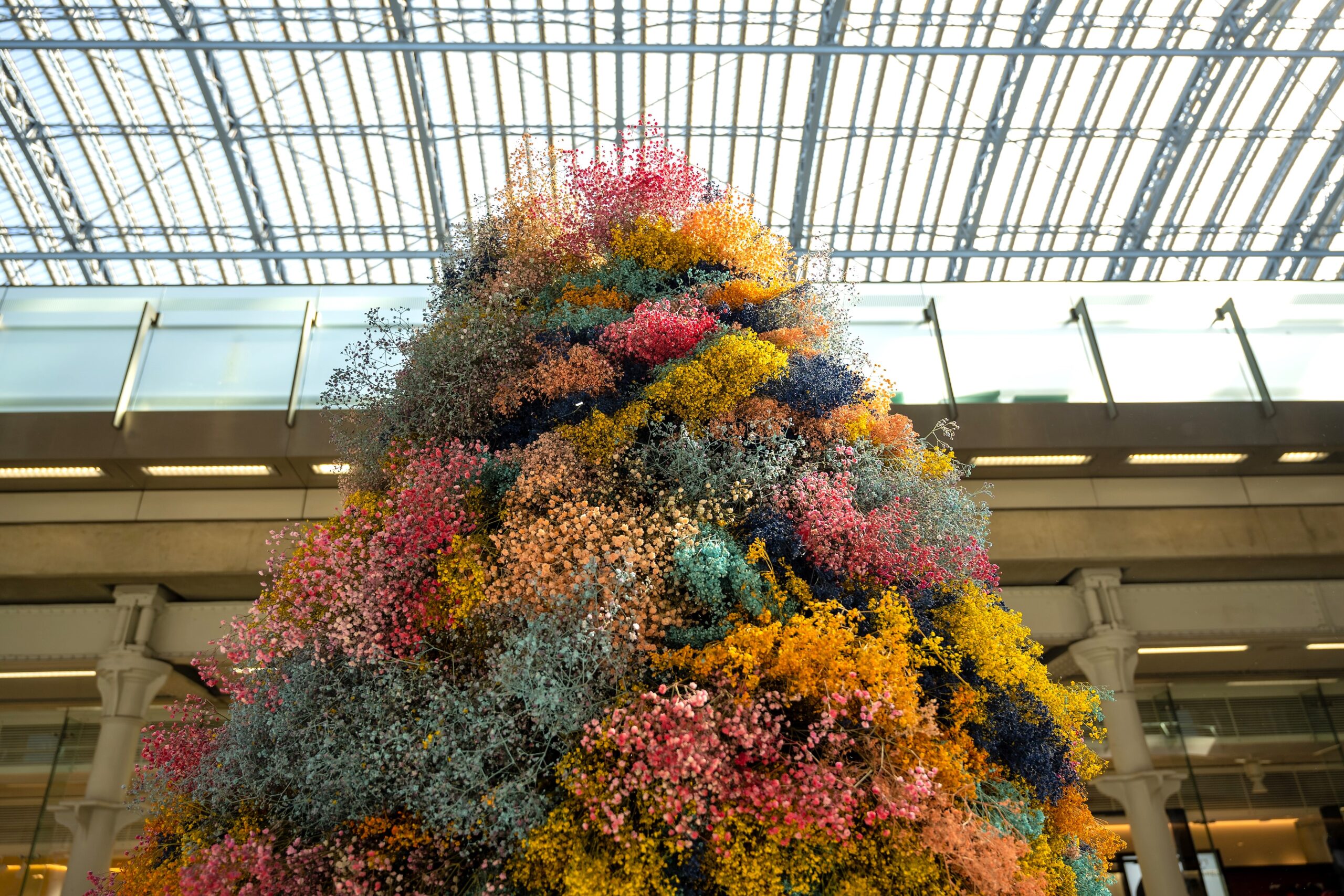 st-pancras-summer-tree-by-moyses-stevens_022.jpg