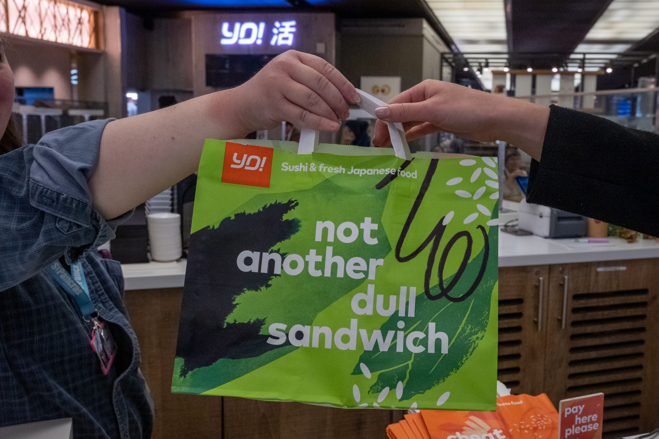 yo-at-st-pancras-international-22