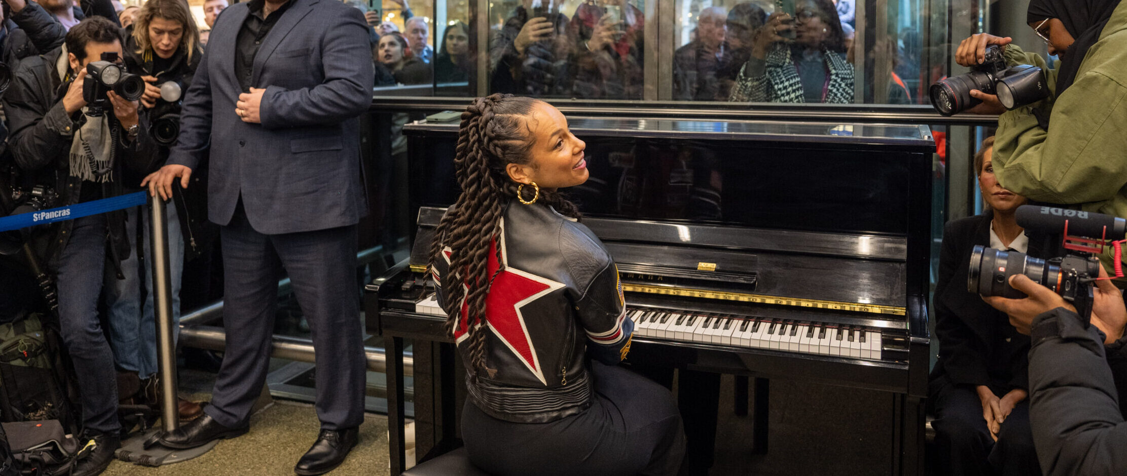 alicia-keys-at-st-pancras-3_019.jpg