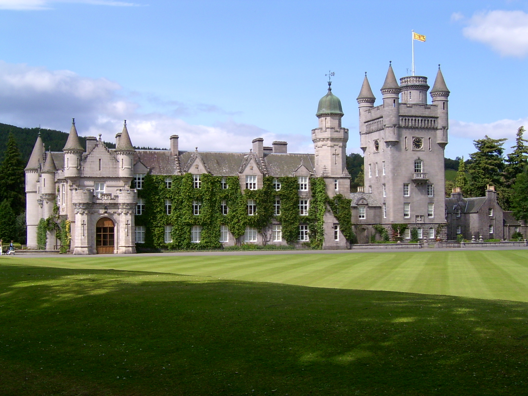 balmoral_castle-1.jpg
