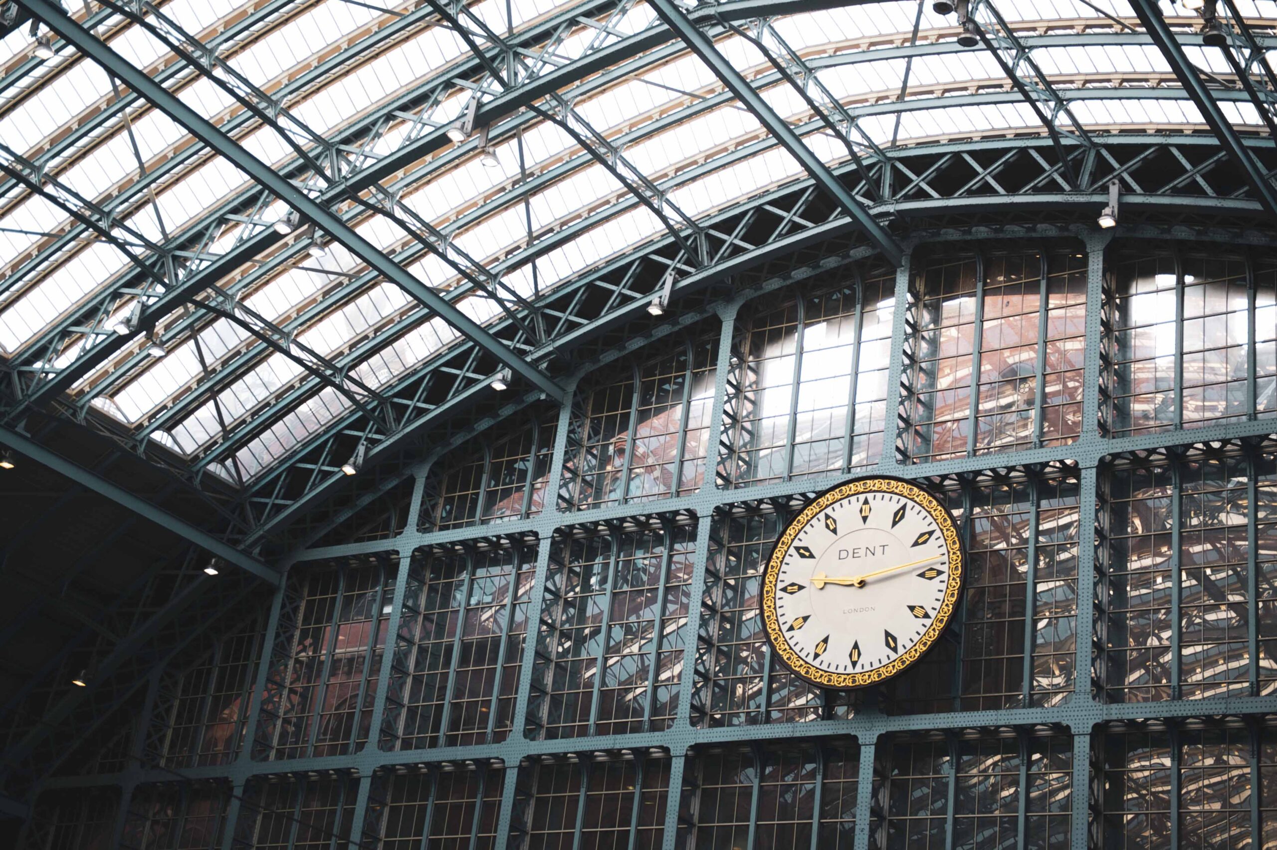 dent-london-clock-st-pancras.jpg