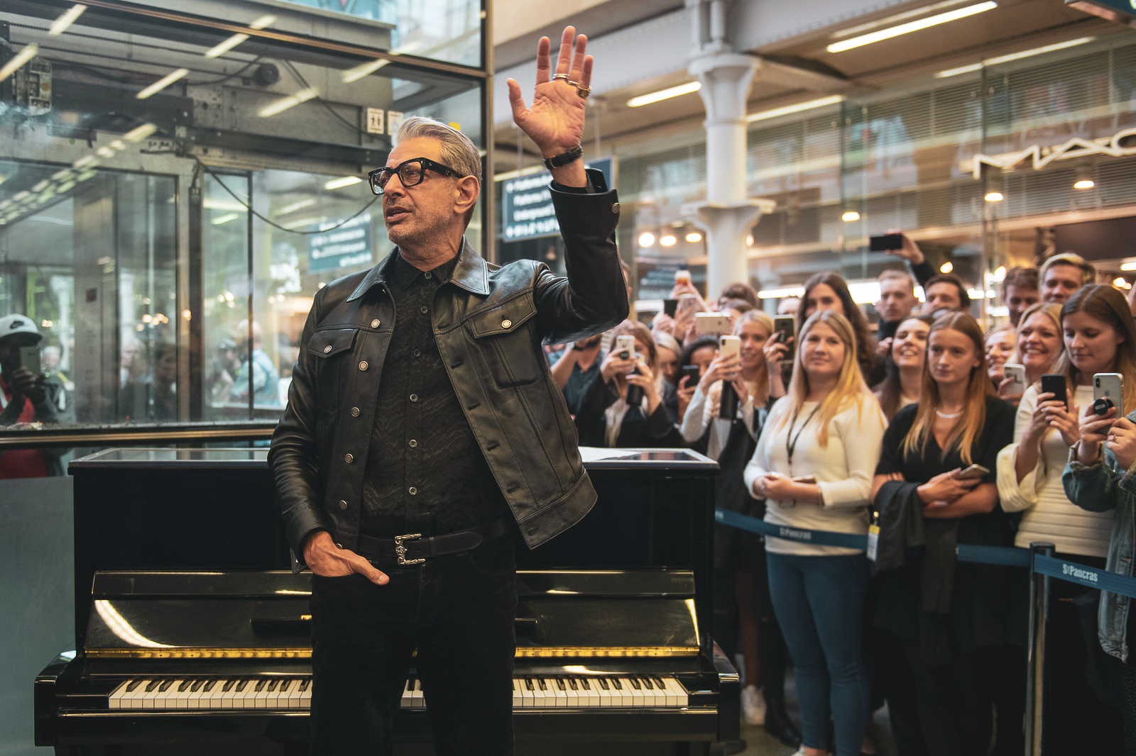 jeff-goldblum-at-st-pancras-london.jpg