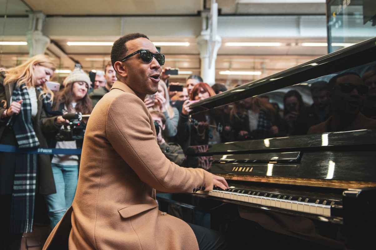 John Legend Wows the Crowd - London St. Pancras Highspeed