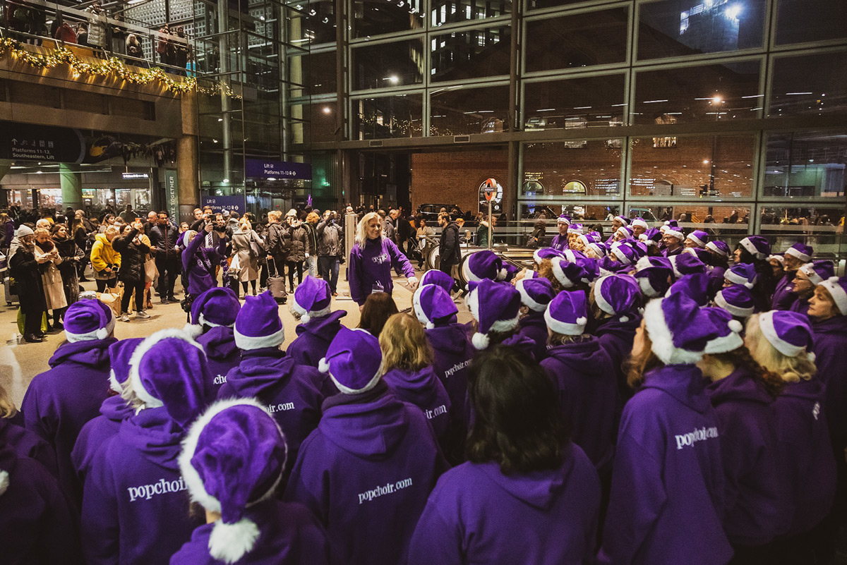 pancreatic-cancer-uk-popchoir-at-st-pancras-london-2019-3.jpg