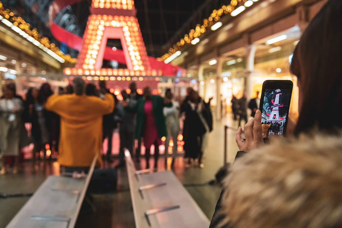 sam-lane-the-kingdom-choir-at-st-pancras-lancome-christmas-tree-launch-6.jpg