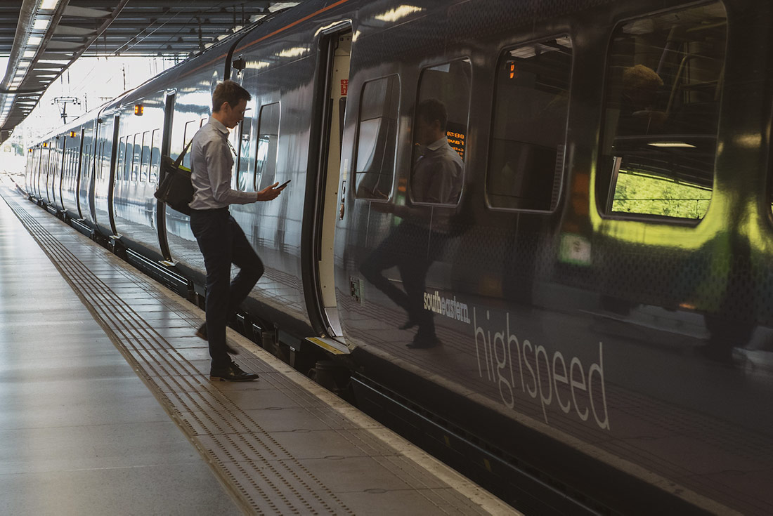southeastern-train-at-st-pancras-and-commuter.jpg