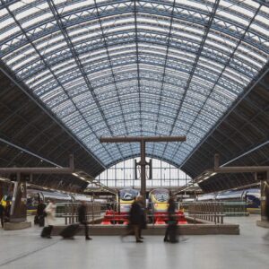 st-pancras-international-tran-station-london-and-high-speed-eurostar-trains.jpg