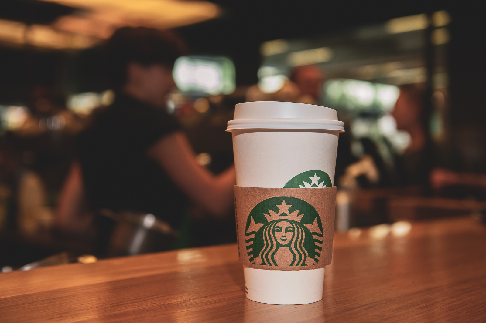starbucks-coffee-shop-in-st-pancras-kings-cross-london-3.jpg