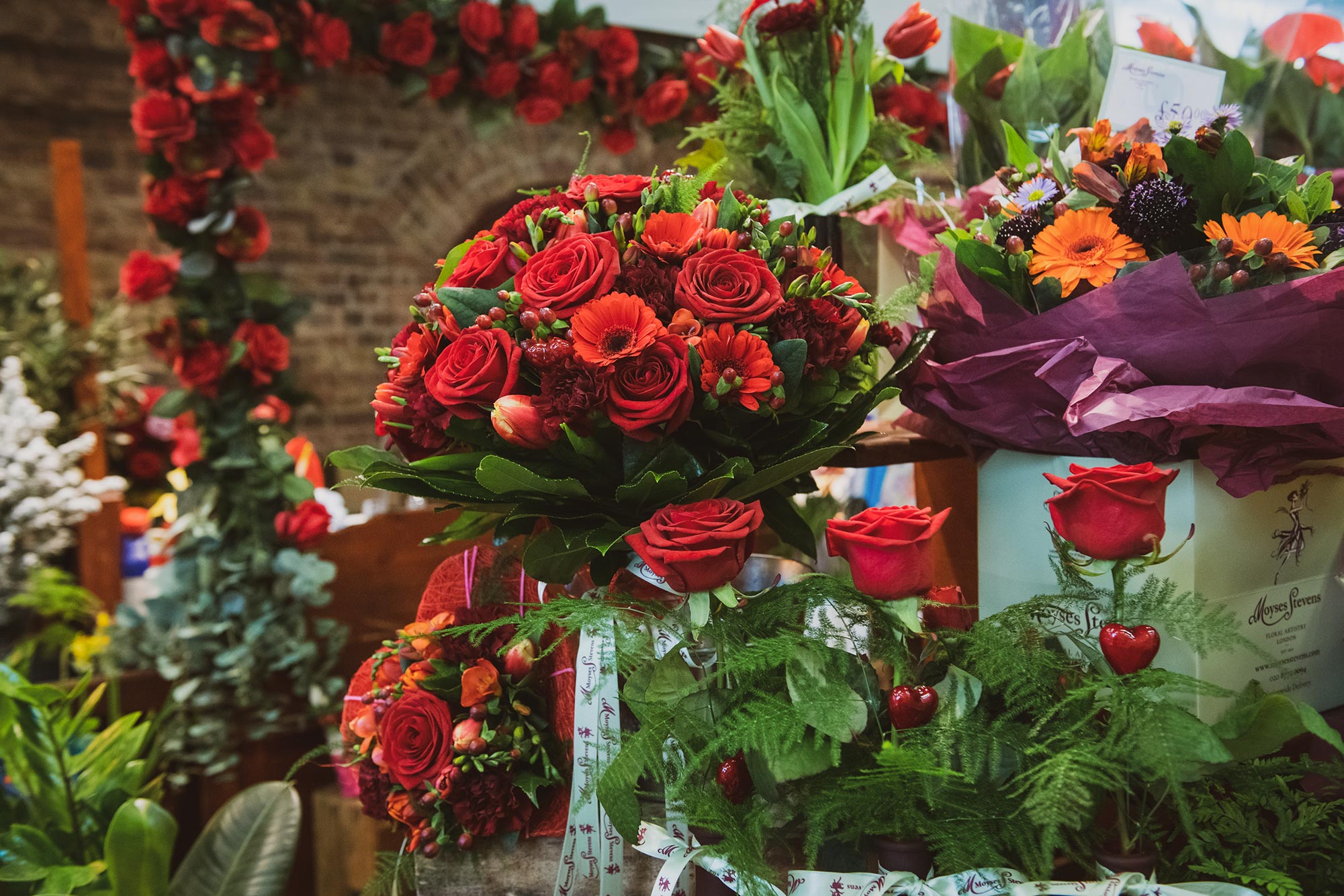 valentine-s-bouquet-moyses-stevens-florists-at-st-pancras-kings-cross-london-2-1.jpg