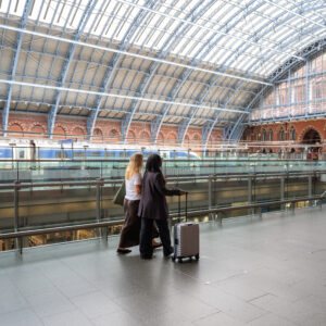 Travelling to London airports from/to St. Pancras International featured Samsonite suitcases